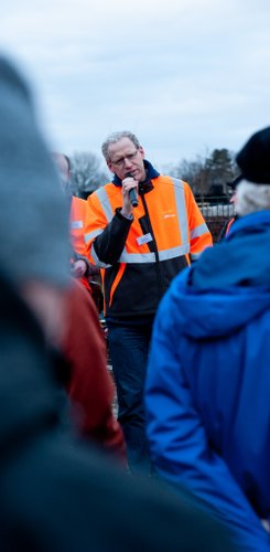 Lokalforum Herzo Base 2020: Dr. German Hacker spricht zu den Teilnehmenden