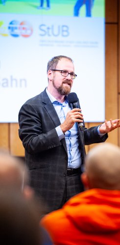 14. Dialogforum: Dr. Florian Janik