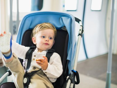 StUB-Mood-Bild: Auch Kinderwägen haben Platz in der Straßenbahn