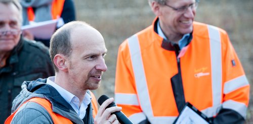 Lokalforum Haundorf 2019: Florian Gräf (ehemaliger Technischer Leiter beim ZV StUB) erklärt den Streckenabschnitt