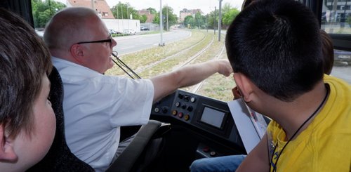 1. Kinder- und Jugendbeteiligung: Eine Fahrt in der Straßenbahn